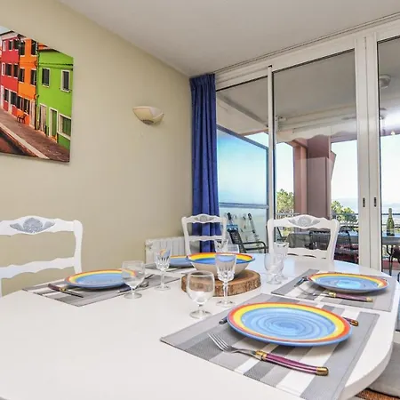 Gorgeous In Apartment *