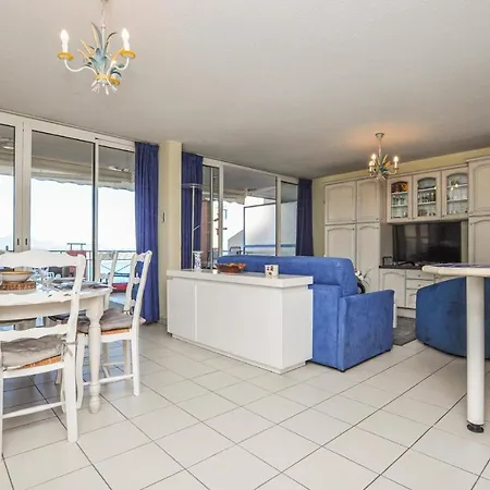 Gorgeous In Apartment