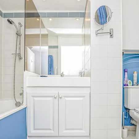 Apartment Gorgeous In *