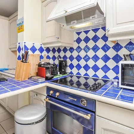 Gorgeous In Apartment